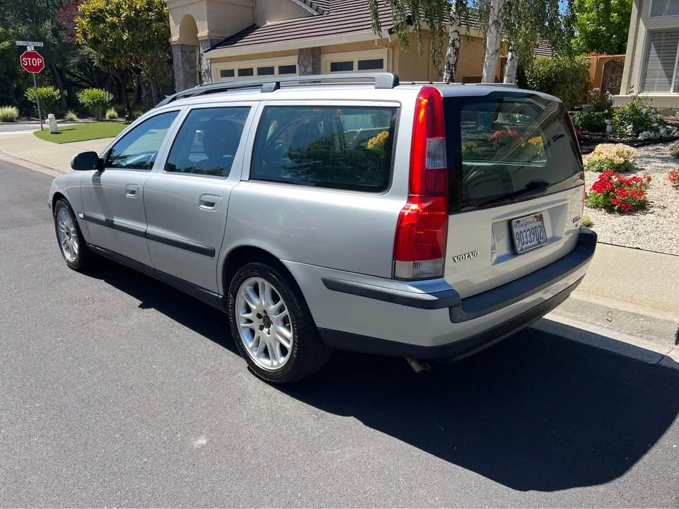 2001 Volvo V70 2nd Gen - Image 3 of 19