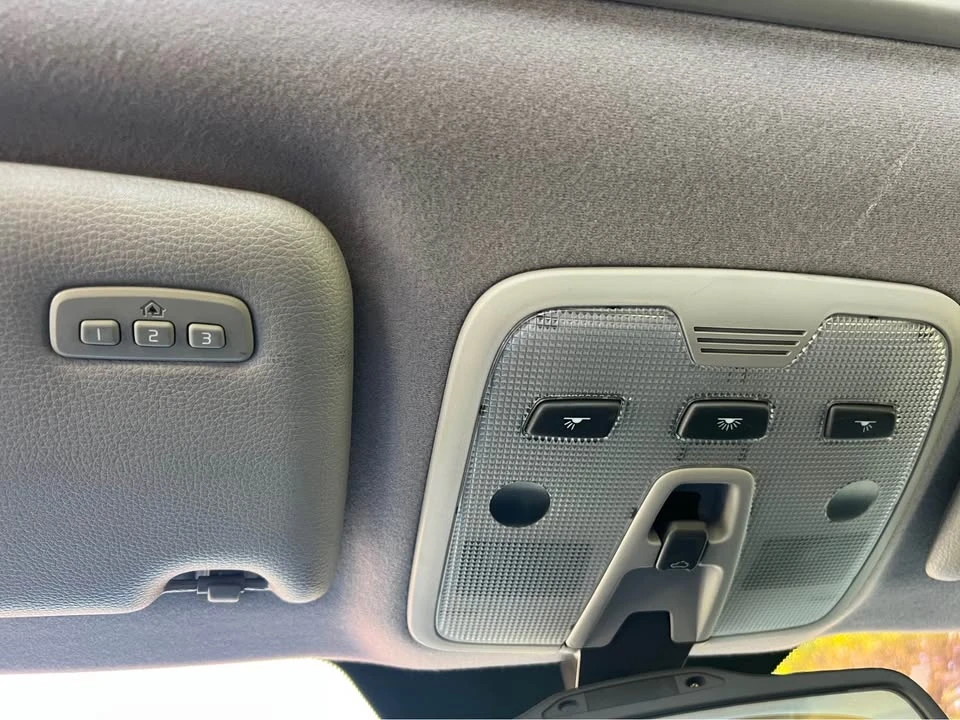 2001 Volvo V70 2nd Gen - Image 14 of 19