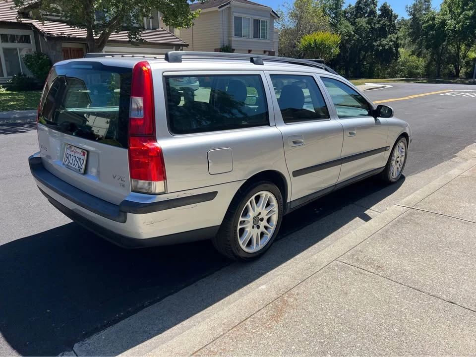 2001 Volvo V70 2nd Gen - Image 4 of 19