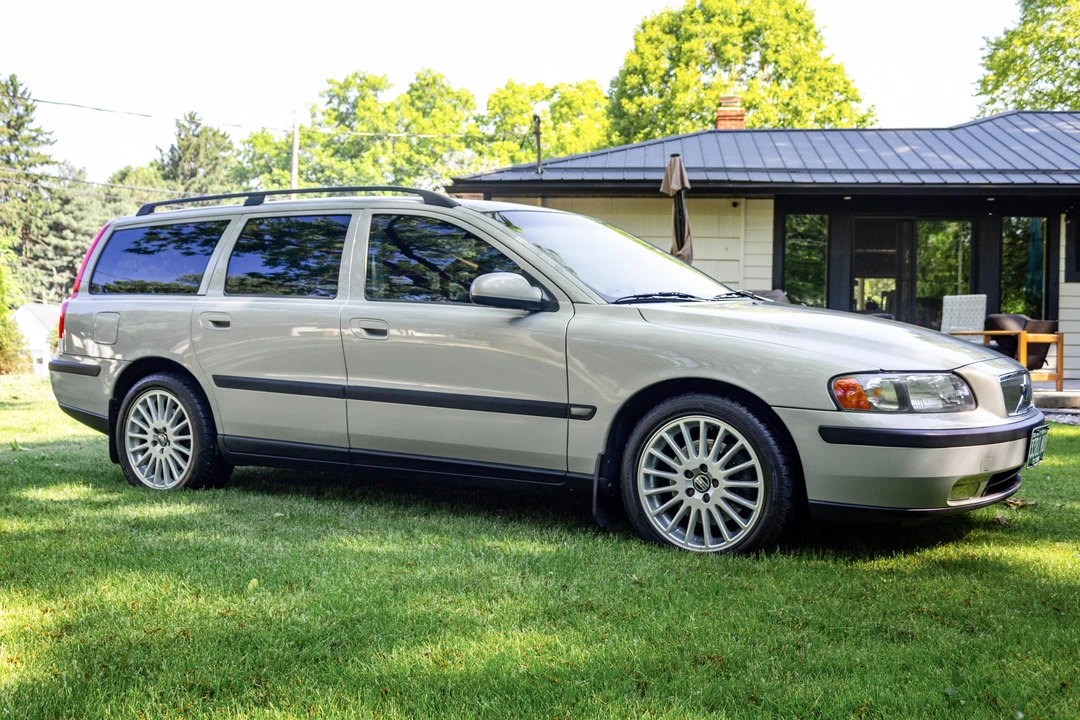 2001 Volvo V70 2nd Gen - Image 9 of 31