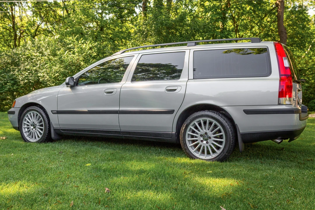 2001 Volvo V70 2nd Gen - Image 4 of 31