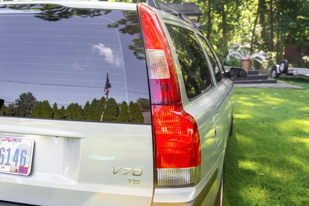 2001 Volvo V70 2nd Gen - Image 14 of 31
