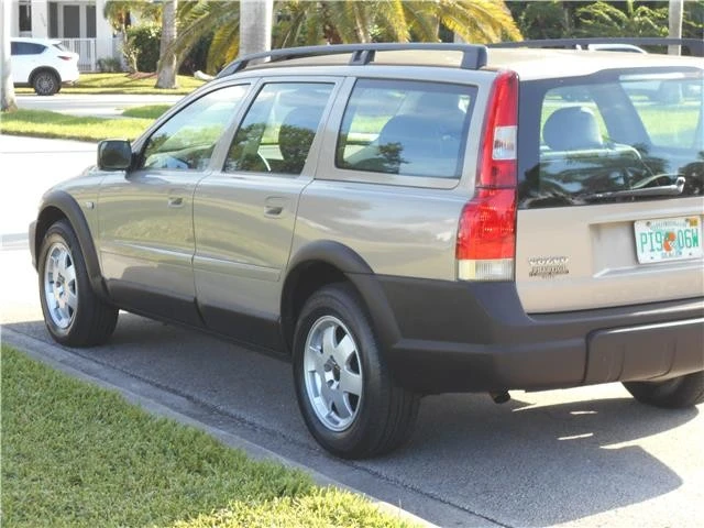 2001 Volvo V70 XC 1st Gen - Image 9 of 12