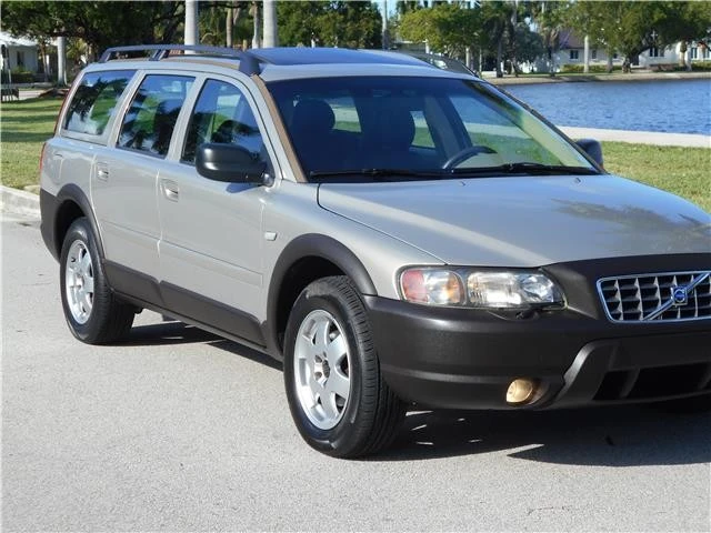2001 Volvo V70 XC 1st Gen - Image 3 of 12
