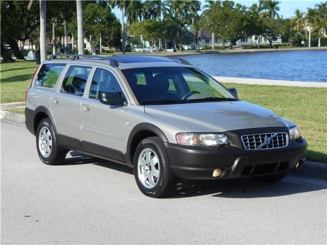 2001 Volvo V70 XC 1st Gen - Image 2 of 12