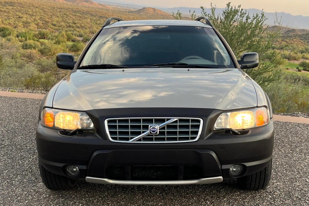 2001 Volvo V70 XC/XC70 2nd Gen - Image 2 of 31