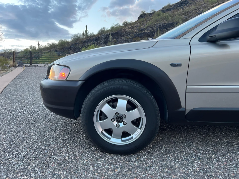 2001 Volvo V70 XC/XC70 2nd Gen - Image 18 of 31