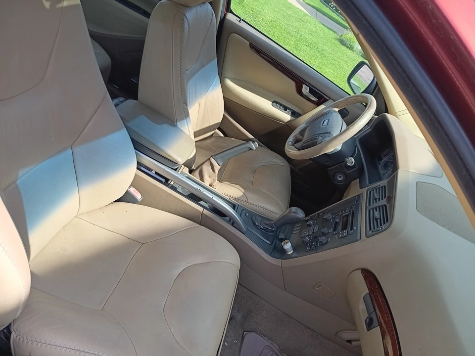 2001 Volvo V70 XC/XC70 2nd Gen - Image 7 of 7