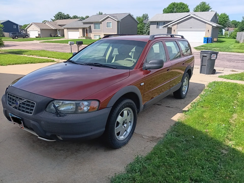 2001 Volvo V70 XC/XC70 2nd Gen - Image 3 of 7
