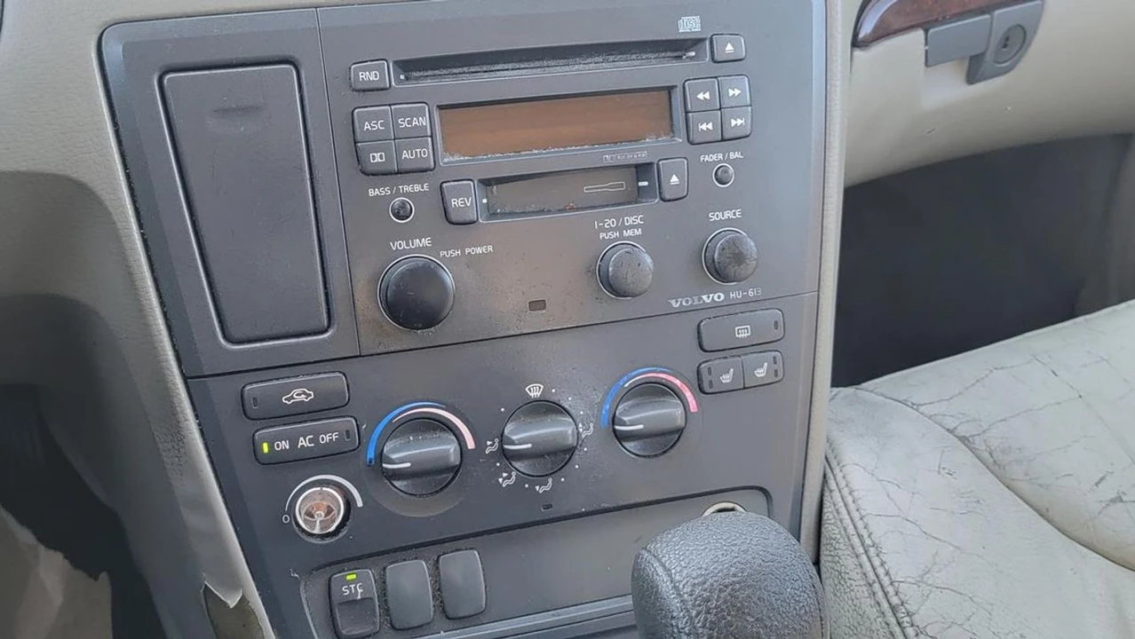 2001 Volvo V70 2nd Gen - Image 20 of 28