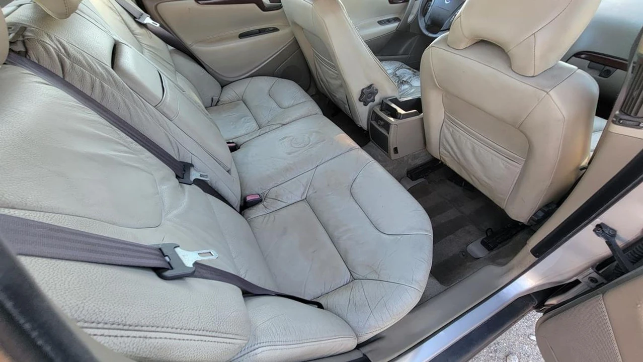 2001 Volvo V70 2nd Gen - Image 17 of 28