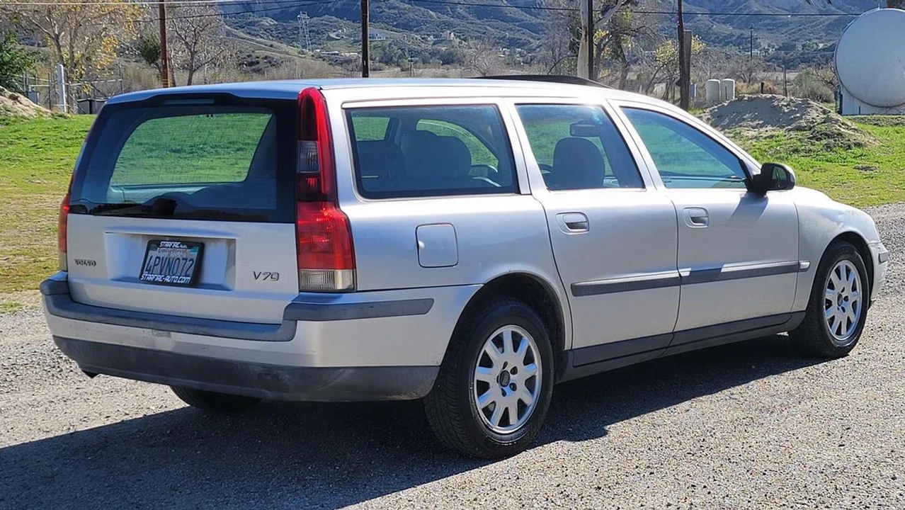 2001 Volvo V70 2nd Gen - Image 7 of 28