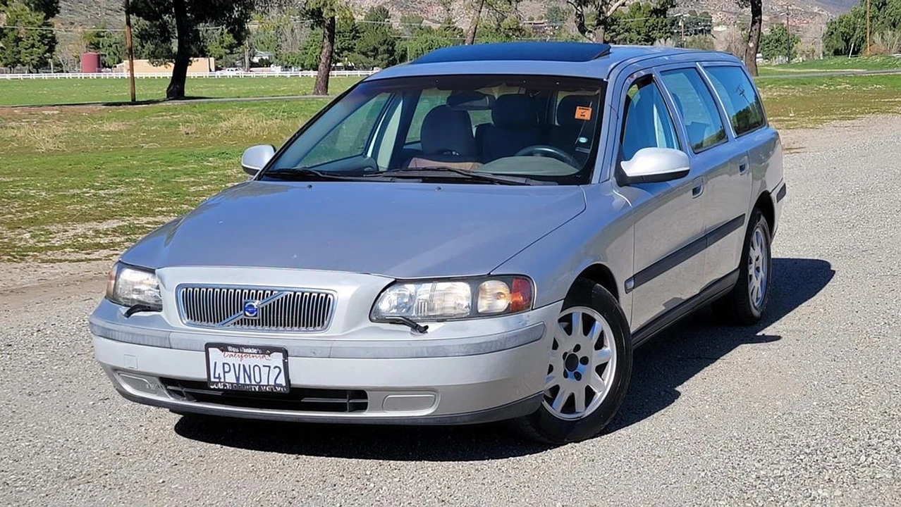 2001 Volvo V70 2nd Gen - Image 5 of 28
