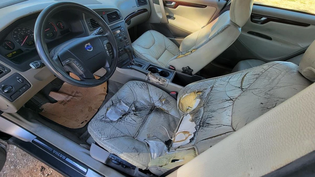 2001 Volvo V70 2nd Gen - Image 9 of 21