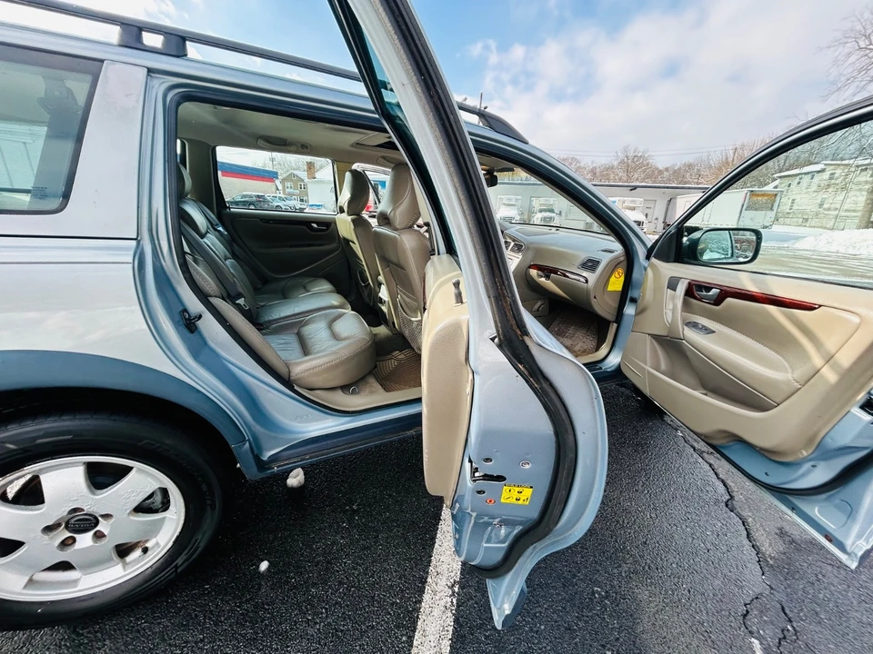 2001 Volvo V70 XC 1st Gen - Image 16 of 21