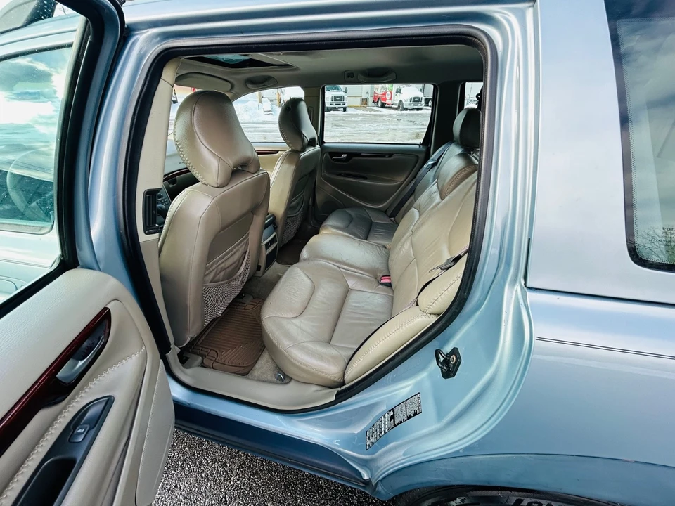 2001 Volvo V70 XC 1st Gen - Image 7 of 21