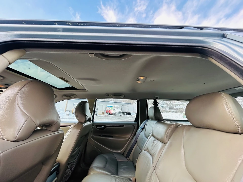2001 Volvo V70 XC 1st Gen - Image 3 of 21