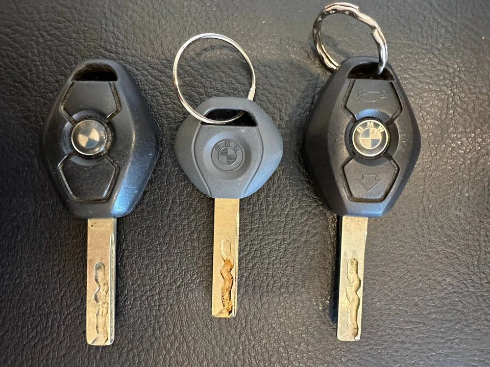 2001 BMW E46 330i & 330Ci - Image 17 of 18