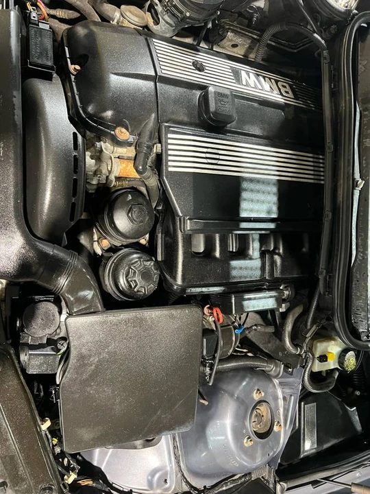 2001 BMW E46 330i & 330Ci - Image 9 of 10
