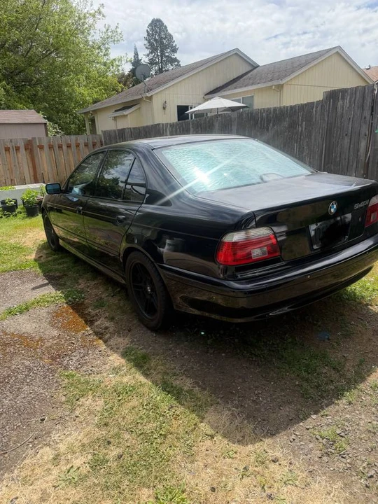 2001 BMW E39 540i - Image 2 of 5