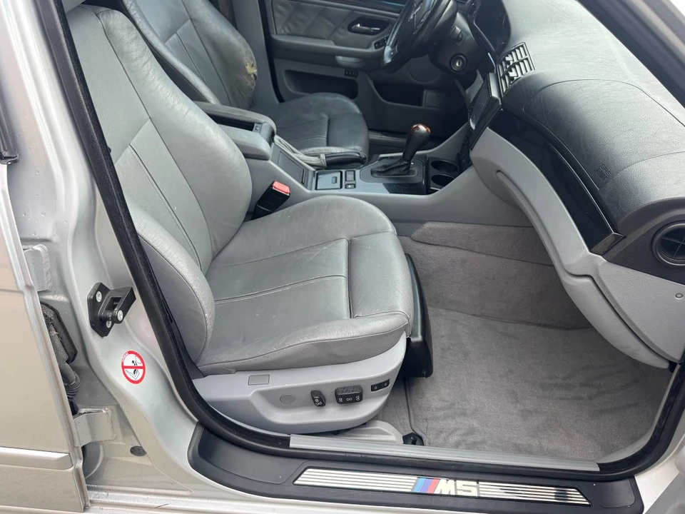 2001 BMW E39 540i - Image 9 of 10