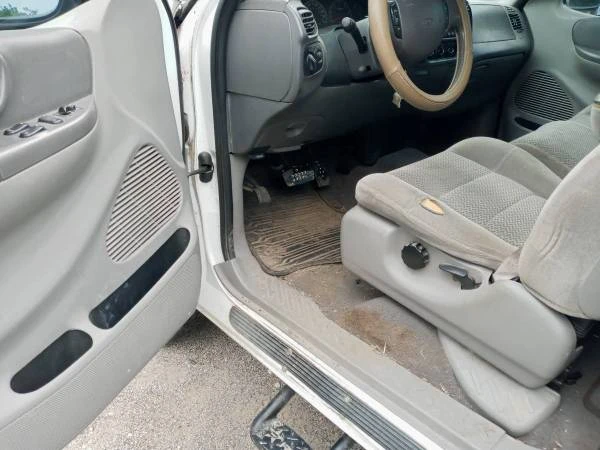 2001 Ford F-150 10th Gen - Image 6 of 18