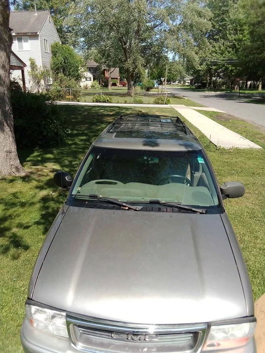 2001 GMC S-15 Jimmy 2nd Gen - Image 2 of 8