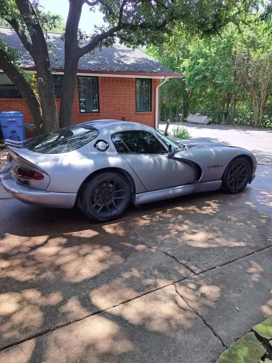 2001 Dodge Viper GTS 2nd Gen - Image 2 of 9