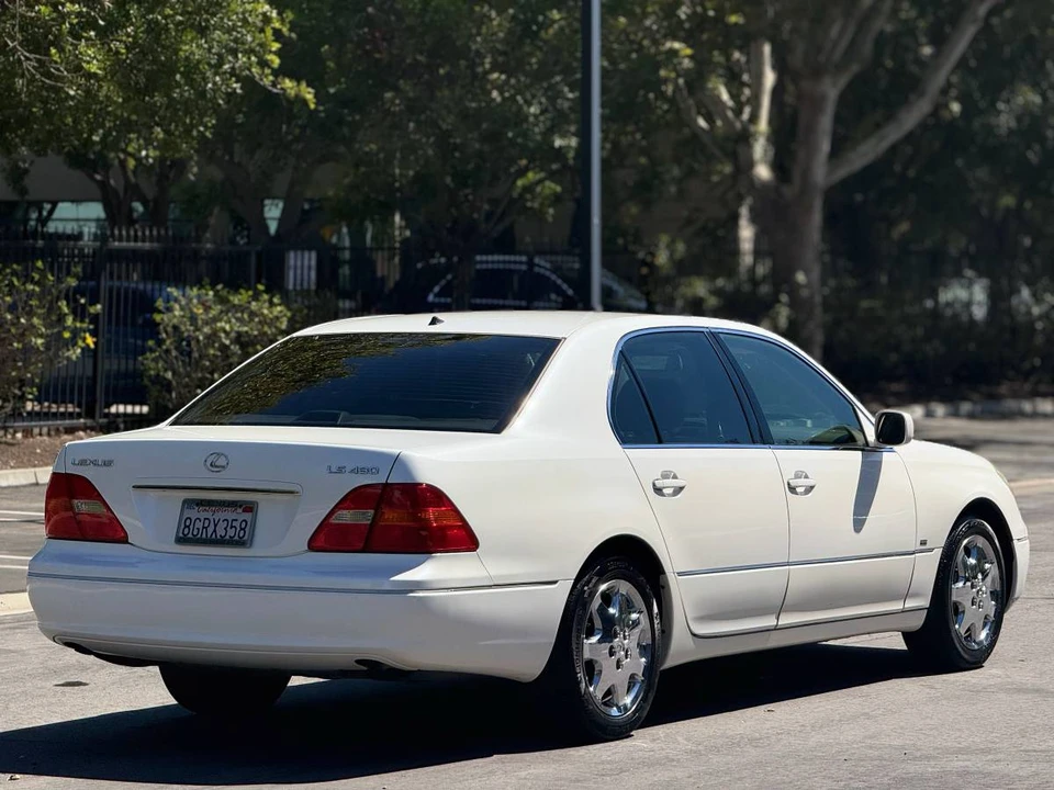 2001 Lexus LS 3rd Gen - Image 5 of 14