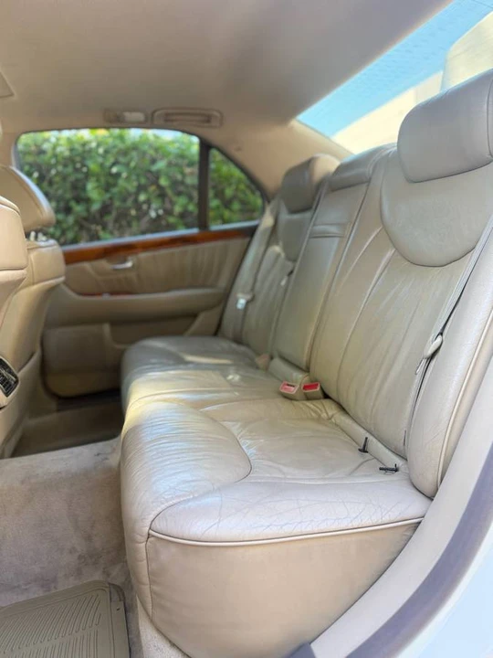 2001 Lexus LS 3rd Gen - Image 9 of 14