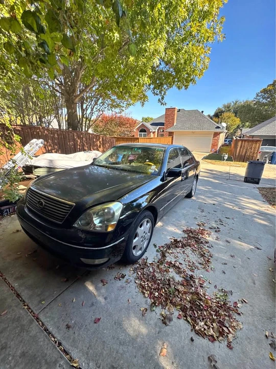 2001 Lexus LS 3rd Gen - Image 2 of 4