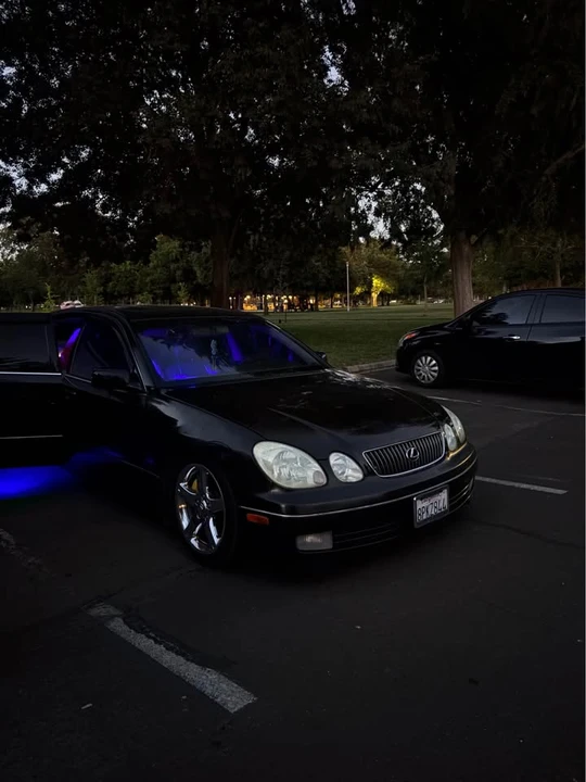2001 Lexus GS 2nd Gen - Image 2 of 3