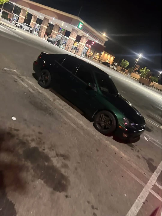 2001 Lexus IS 1st Gen - Image 2 of 2