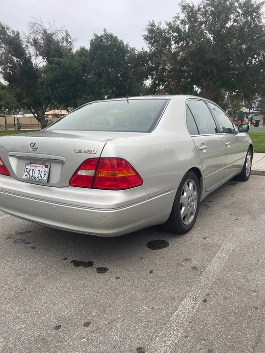2001 Lexus LS 3rd Gen - Image 4 of 10