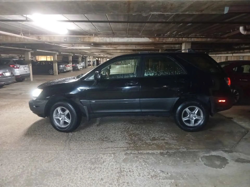 2001 Lexus RX 1st Gen - Image 2 of 9