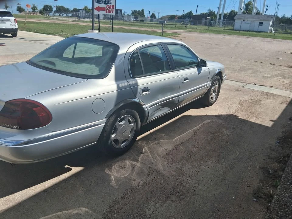2001 Lincoln Continental 9th Gen - Image 4 of 7