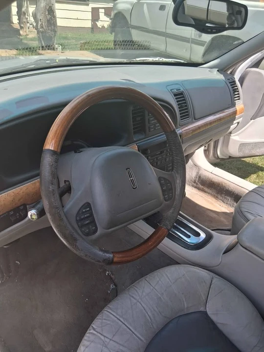 2001 Lincoln Continental 9th Gen - Image 5 of 7