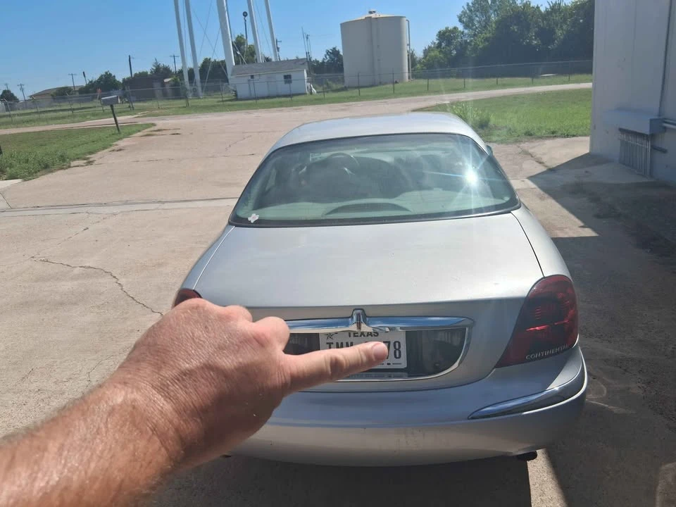 2001 Lincoln Continental 9th Gen - Image 3 of 7