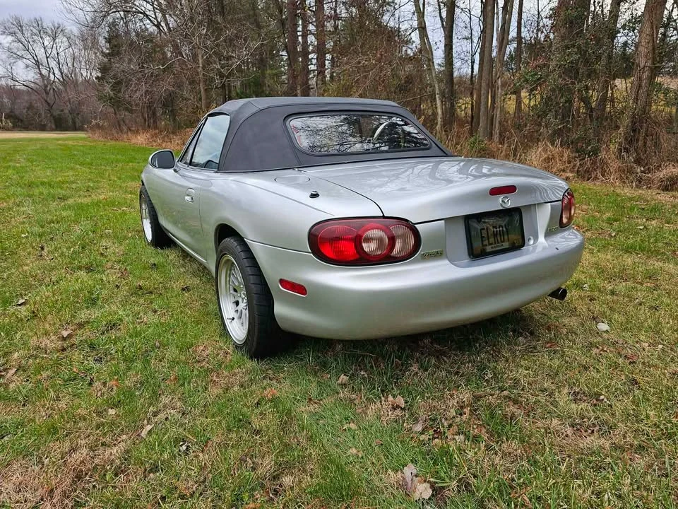 2001 Mazda NB MX-5 Miata - Image 4 of 10