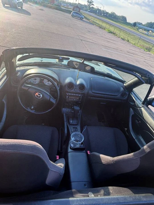 2001 Mazda NB MX-5 Miata - Image 3 of 8