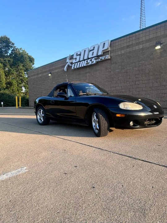 2001 Mazda NB MX-5 Miata - Image 2 of 8