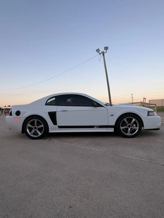 2001 Ford SN95 Mustang - Image 11 of 12