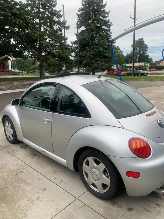 2001 Volkswagen New Beetle - Image 2 of 6