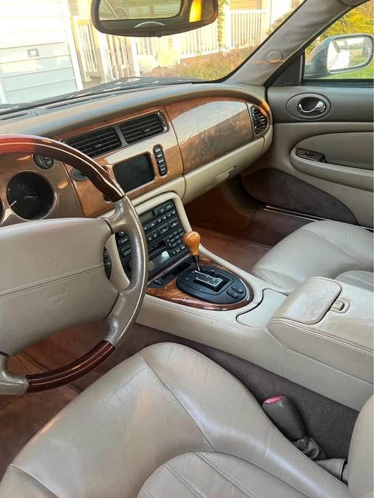 2001 Jaguar X100 XK8 - Image 4 of 5