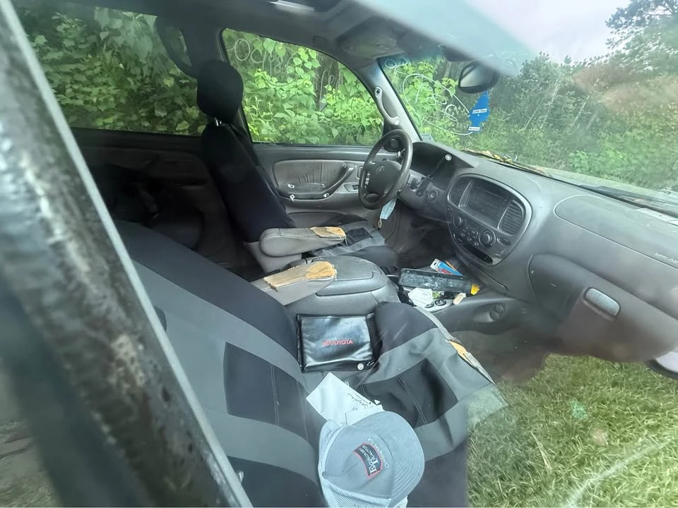 Toyota Sequoia 1st Gen - Image 4 of 6