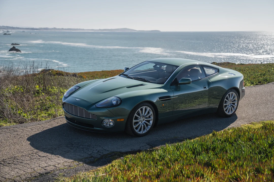 2002 Aston Martin Vanquish 1st Gen - Image 27 of 31