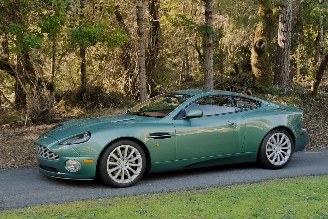 2002 Aston Martin Vanquish 1st Gen - Image 17 of 31