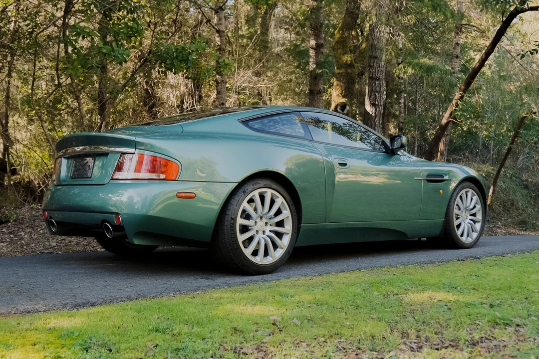 2002 Aston Martin Vanquish 1st Gen - Image 15 of 31