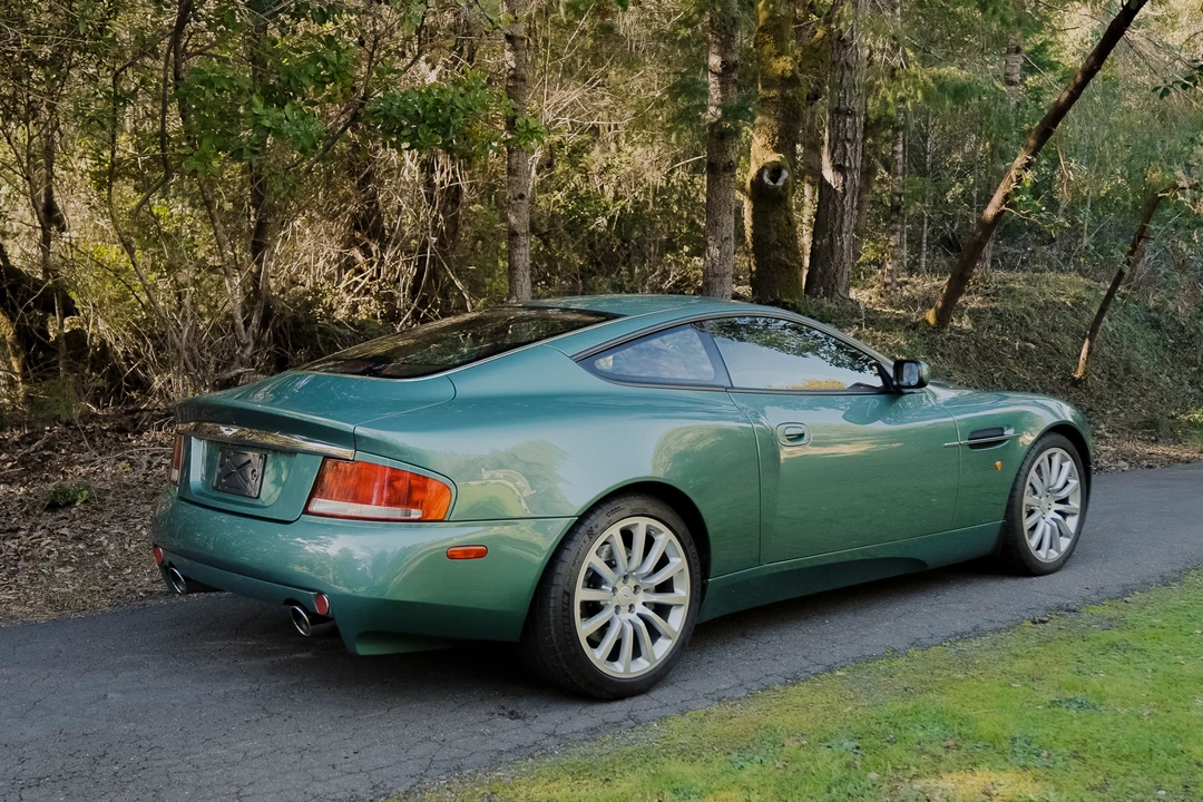 2002 Aston Martin Vanquish 1st Gen - Image 14 of 31