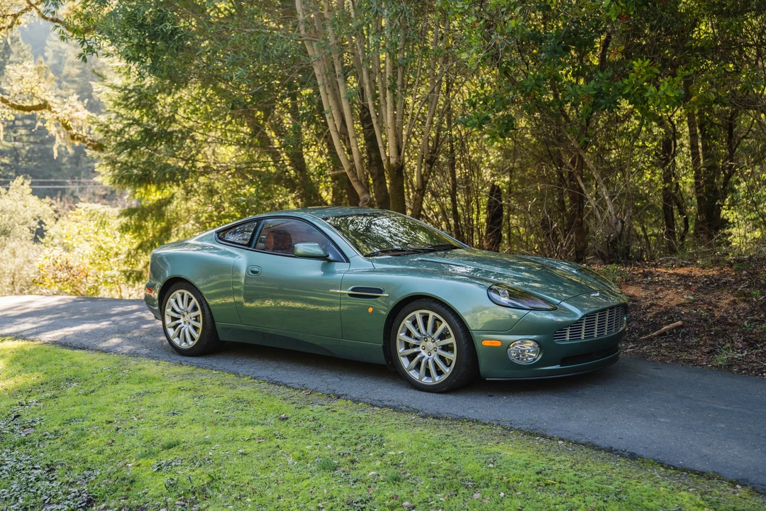 2002 Aston Martin Vanquish 1st Gen - Image 9 of 31